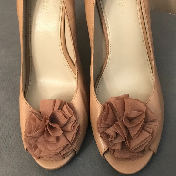 Nine West Nude Peep Toe Pumps - Picture 5 of 8
